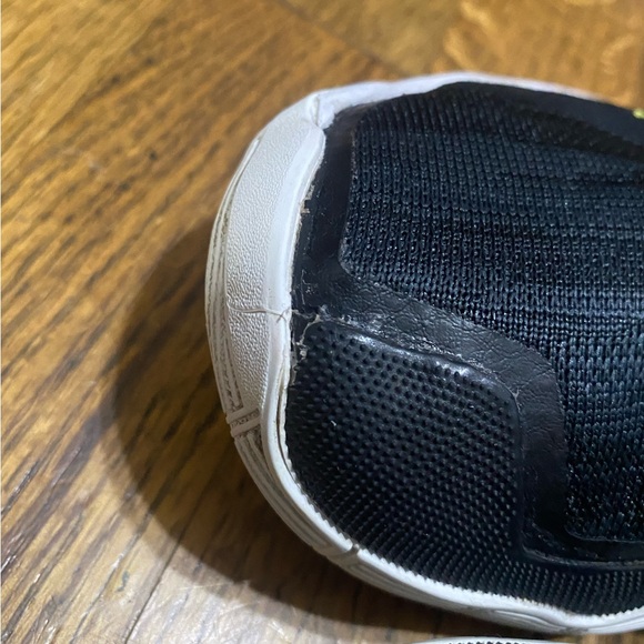 Nike Kyrie 6 Shutter Shades Sneakers - Picture 11 of 12